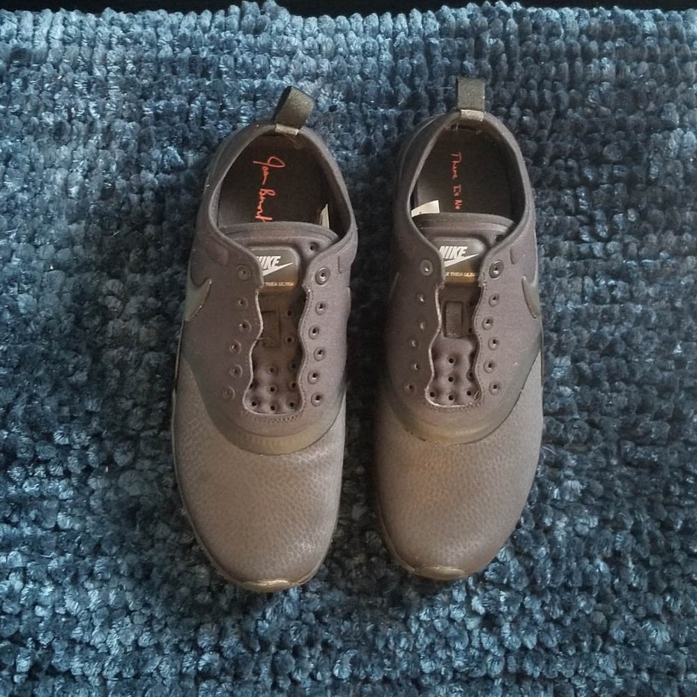 sneakers - Picture 2 of 2